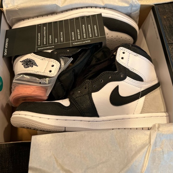 Air Jordan 1 Retro High OG 'Stage Haze'